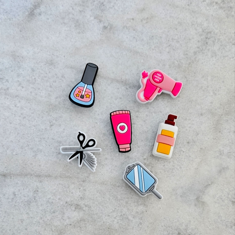 Hair nails croc charm set